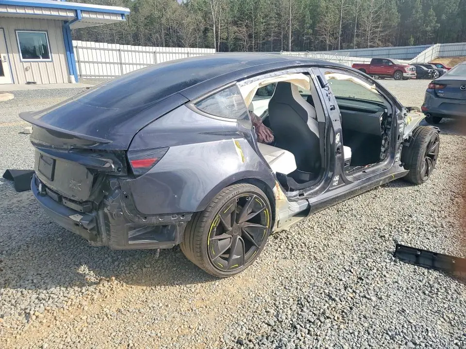 2025 TESLA MODEL 3   