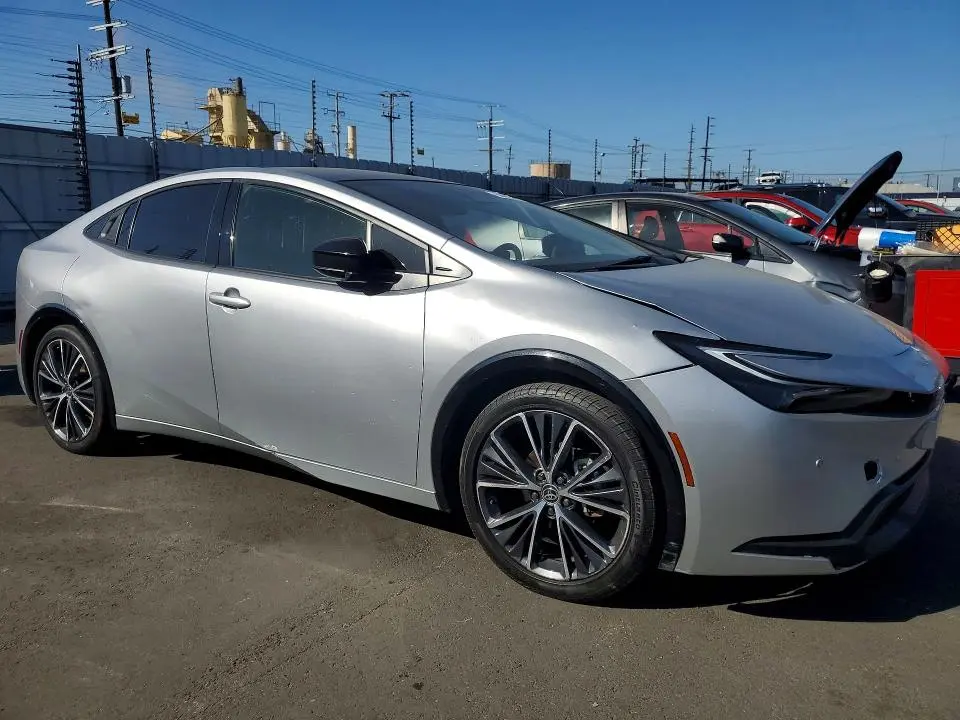 2023 TOYOTA PRIUS XLE  