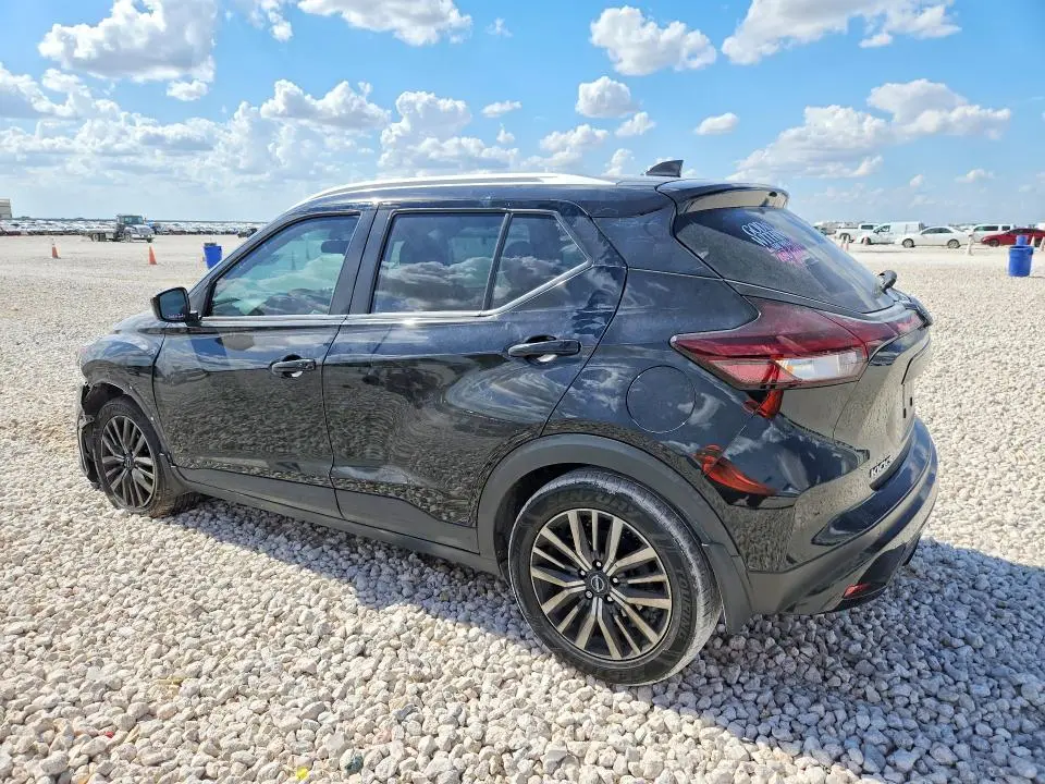 2024 NISSAN KICKS SV  