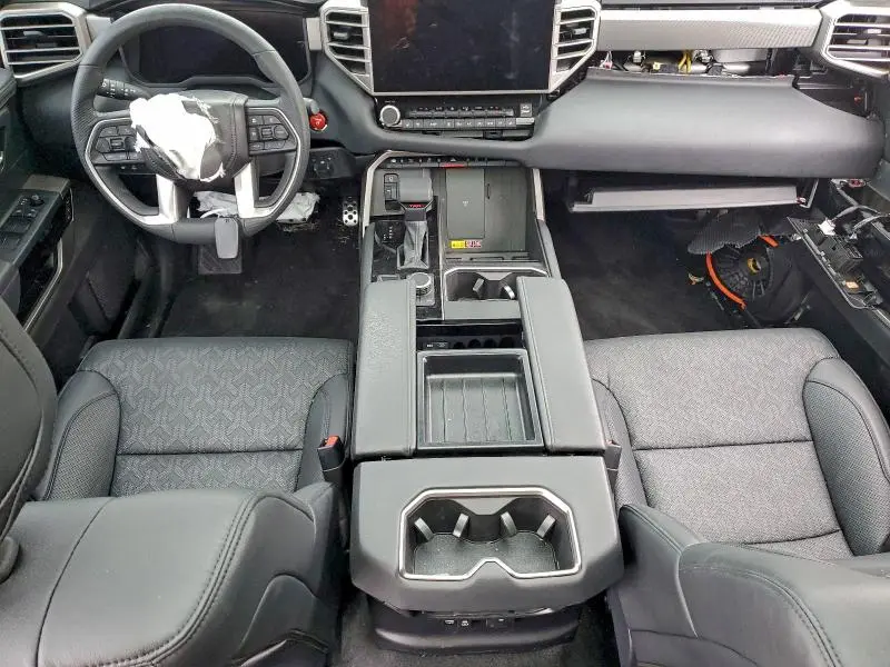 2025 TOYOTA TUNDRA CREWMAX LIMITED  