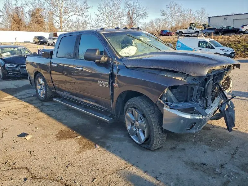 2016 RAM 1500 SLT  
