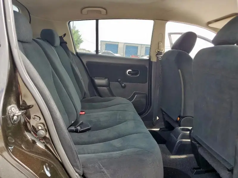 2010 NISSAN VERSA S  