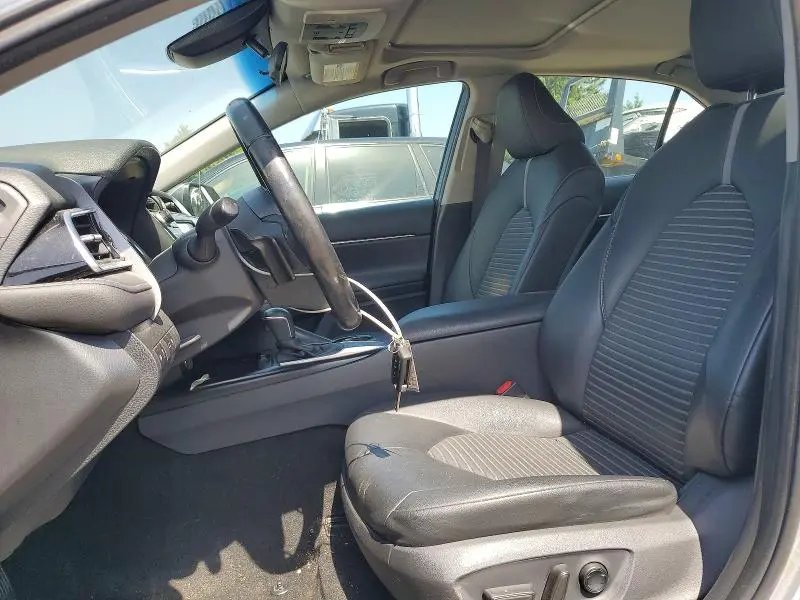 2018 TOYOTA CAMRY SE  