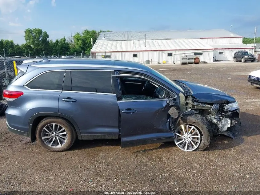 2019 TOYOTA HIGHLANDER XLE