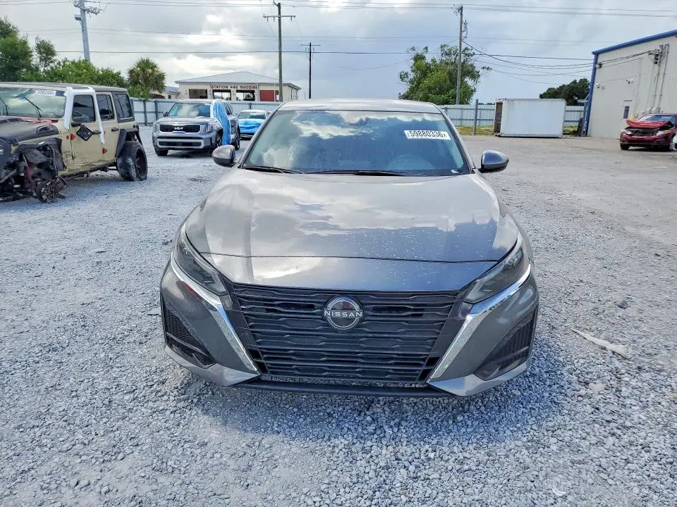 2023 NISSAN ALTIMA SV  