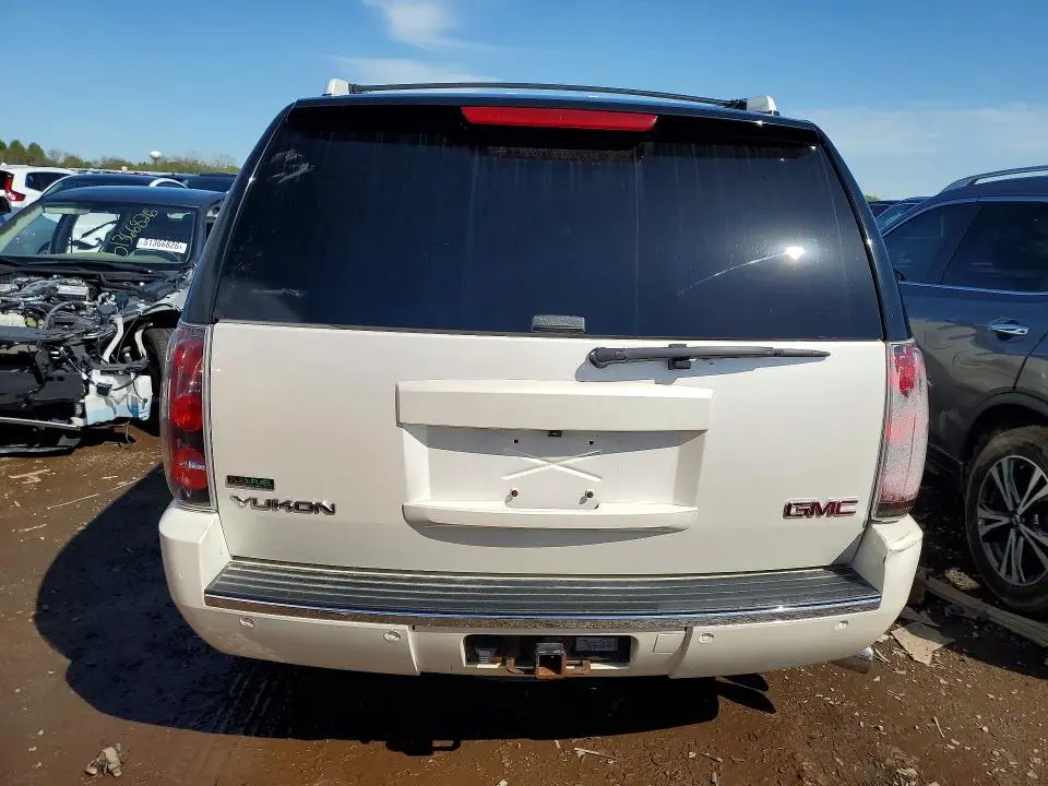 2010 GMC YUKON DENALI  