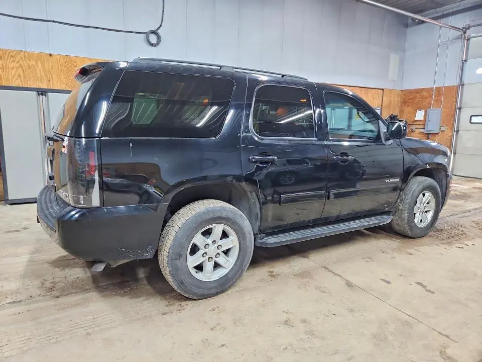 2014 GMC YUKON SLE  