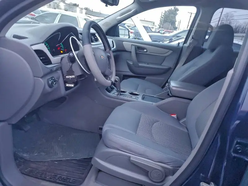 2015 CHEVROLET TRAVERSE LS  