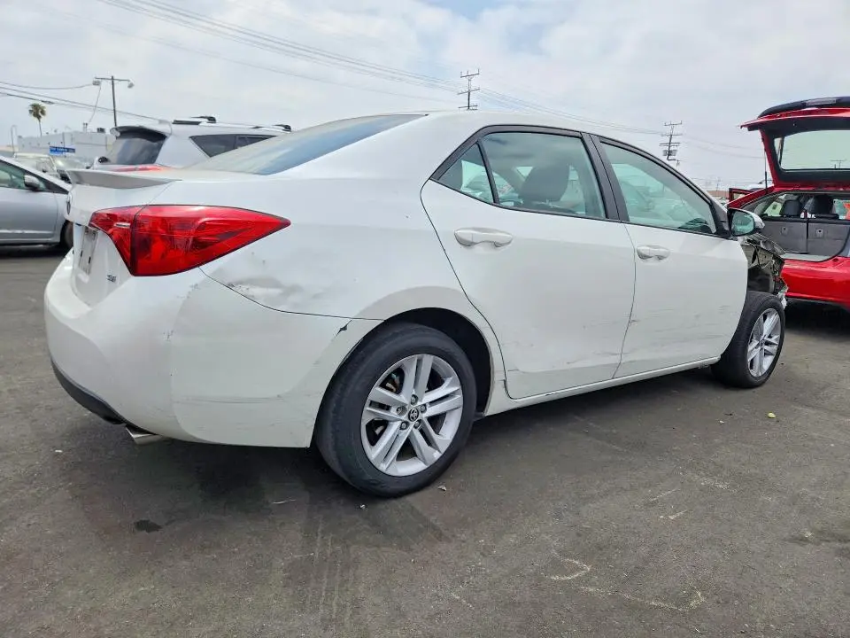 2018 TOYOTA COROLLA SE  