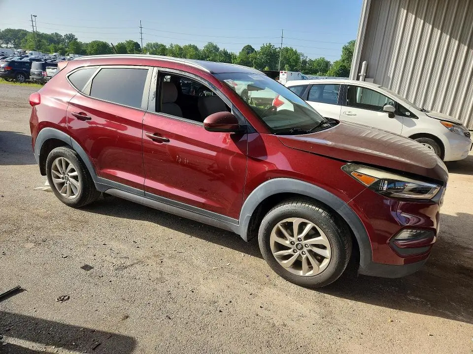 2016 HYUNDAI TUCSON SE  