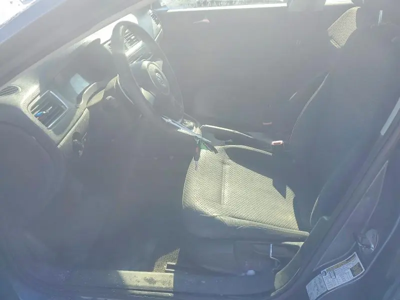 2013 VOLKSWAGEN JETTA BASE  