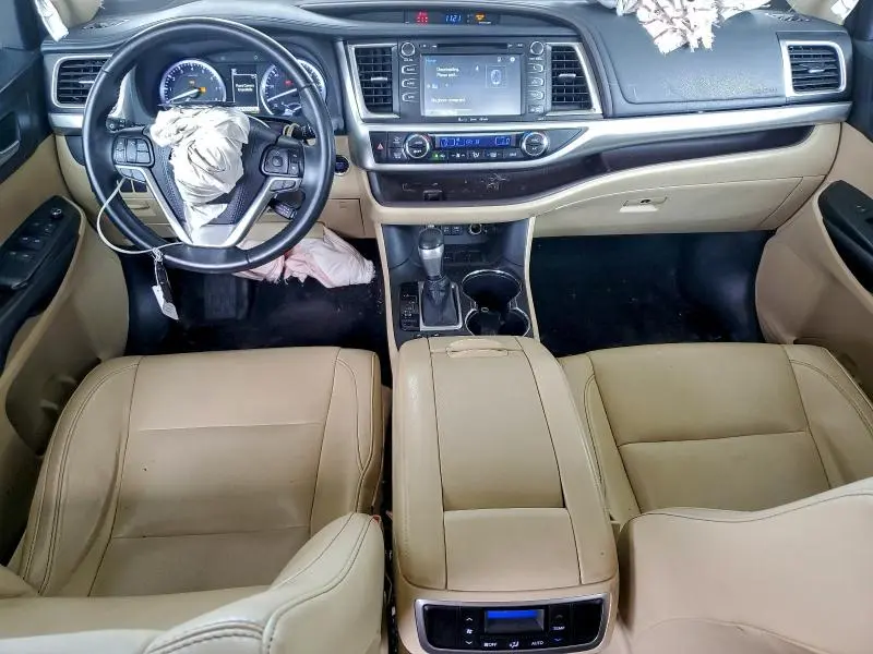 2018 TOYOTA HIGHLANDER SE  