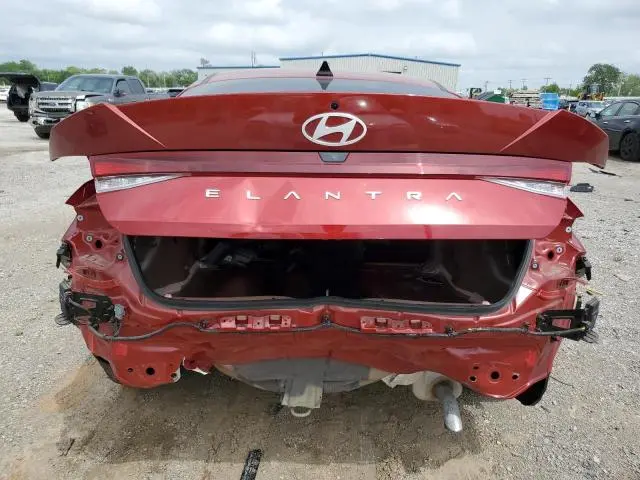 2024 HYUNDAI ELANTRA SE