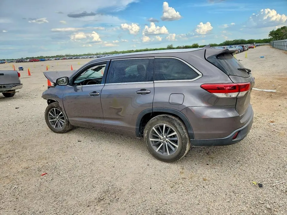 2018 TOYOTA HIGHLANDER XLE  