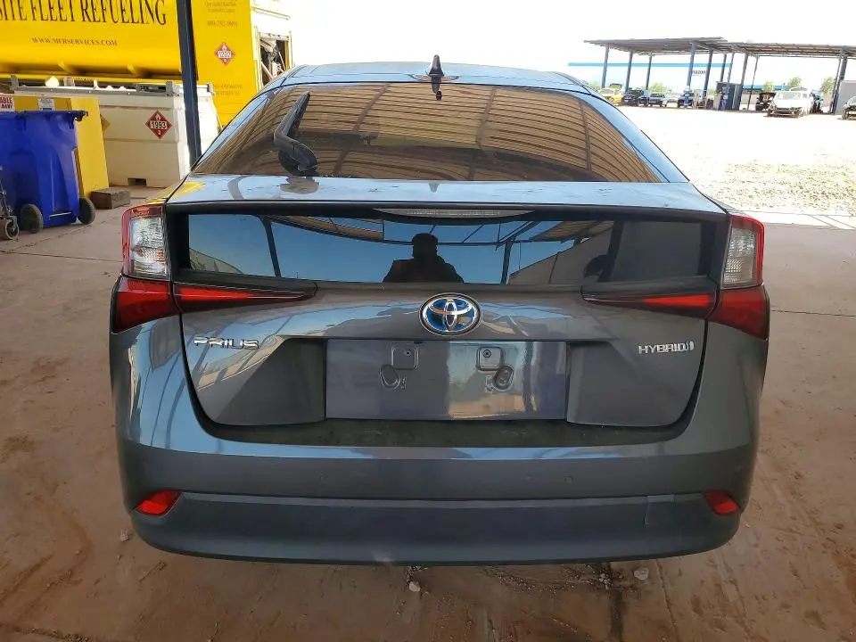 2021 TOYOTA PRIUS LE  