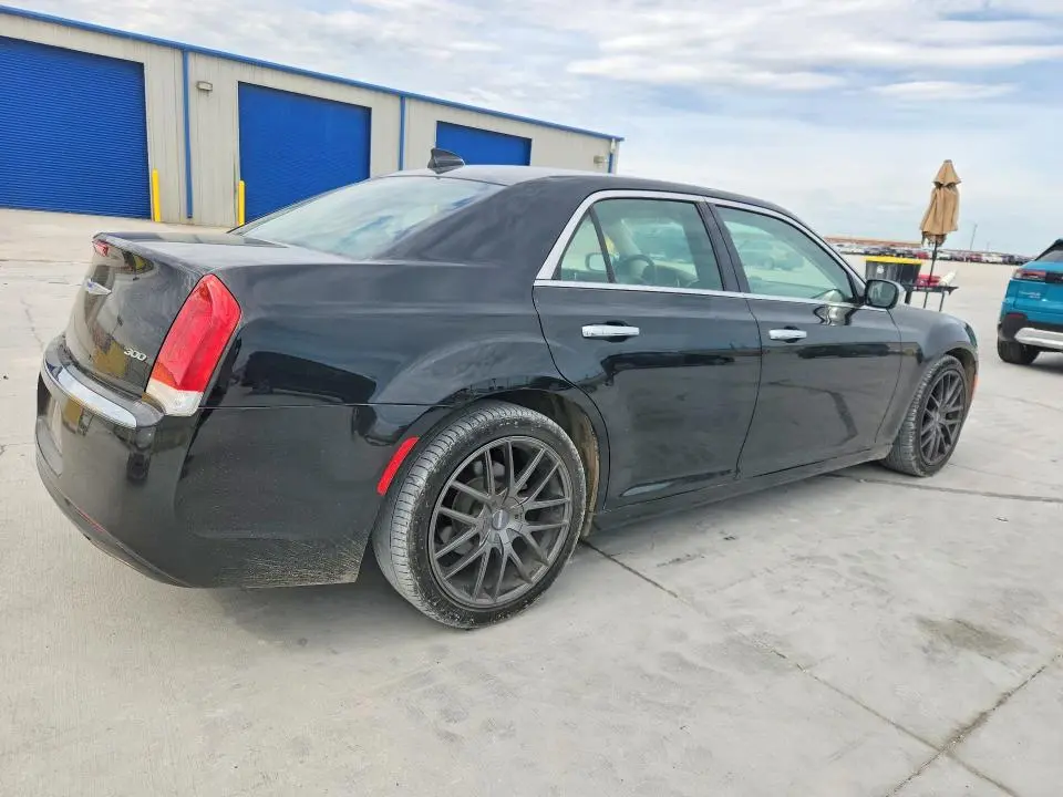 2019 CHRYSLER 300 LIMITED  