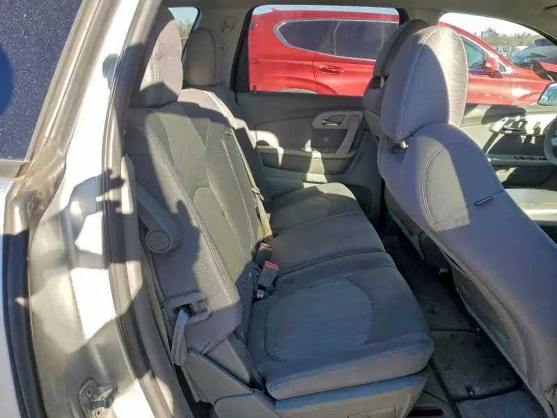 2011 CHEVROLET TRAVERSE LS  