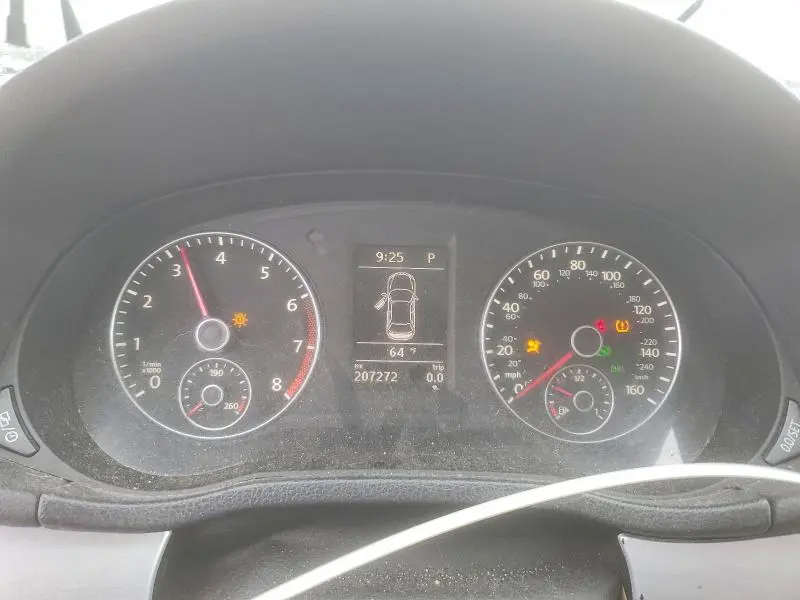2013 VOLKSWAGEN PASSAT SE  