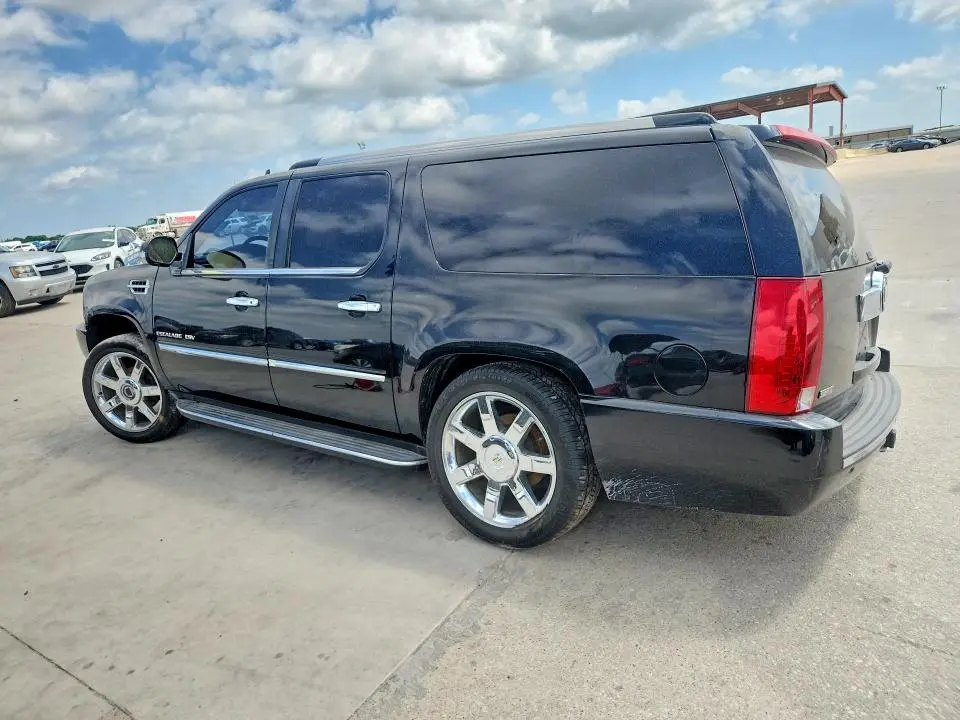 2011 CADILLAC ESCALADE ESV LUXURY  
