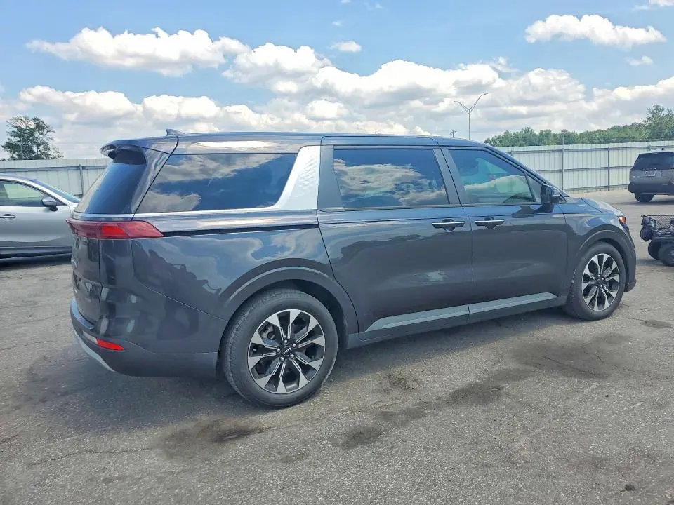 2022 KIA CARNIVAL EX  