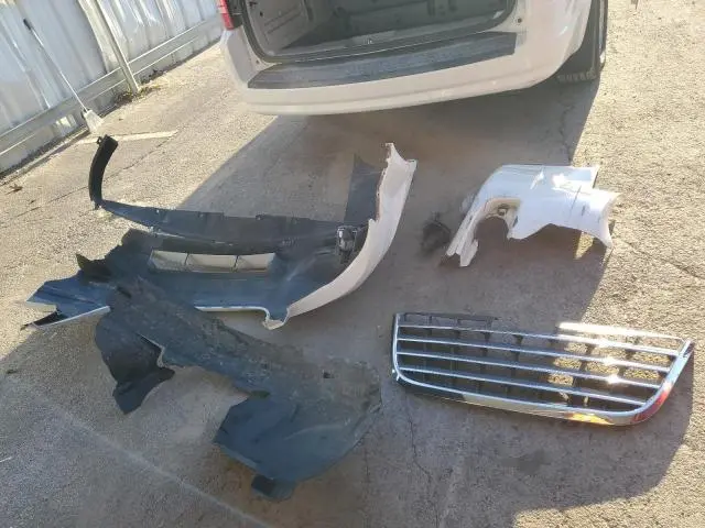 2010 CHRYSLER TOWN & COUNTRY TOURING  