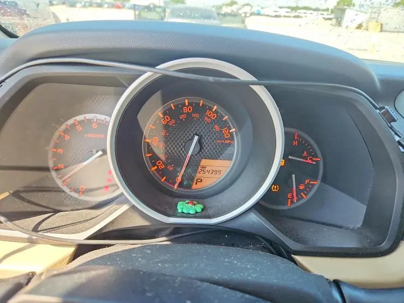 2010 TOYOTA 4RUNNER SR5  