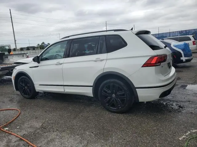 2022 VOLKSWAGEN TIGUAN SE R-LINE BLACK  