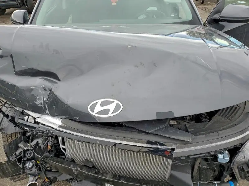 2024 HYUNDAI KONA SE  