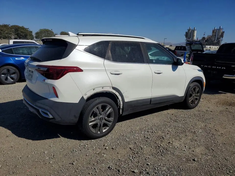 2021 KIA SELTOS S  