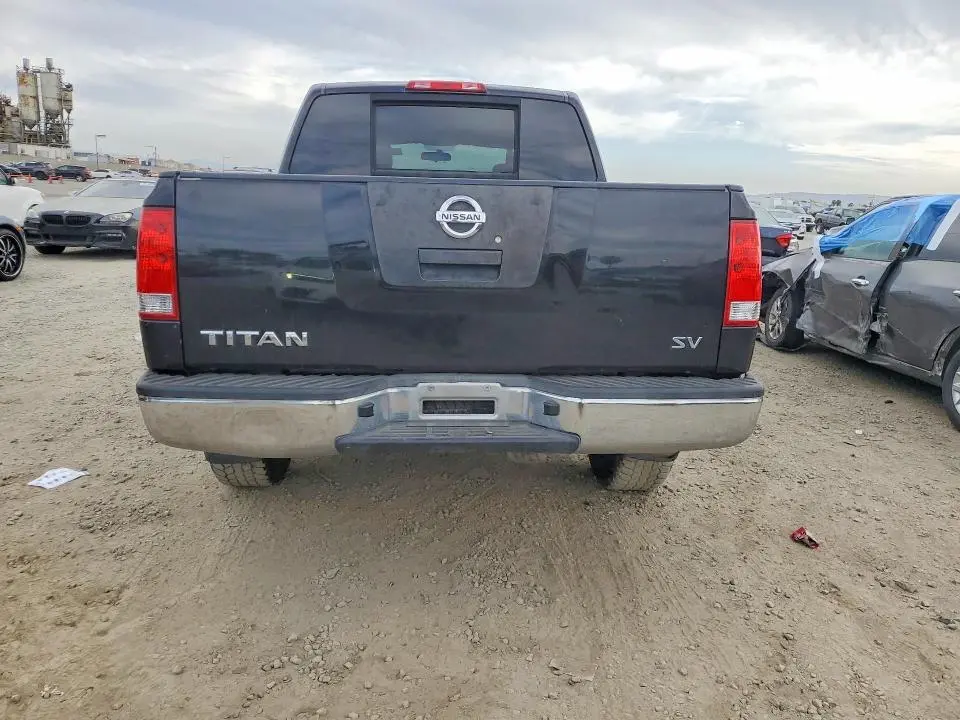 2011 NISSAN TITAN S  
