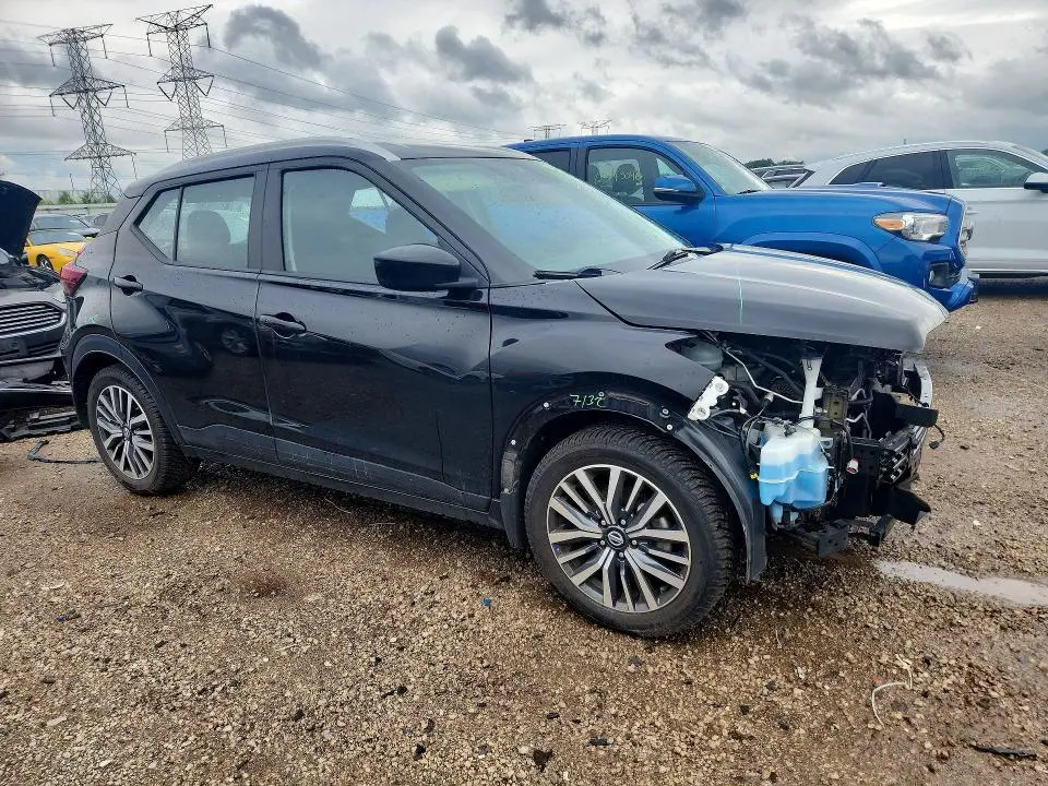 2021 NISSAN KICKS SV  