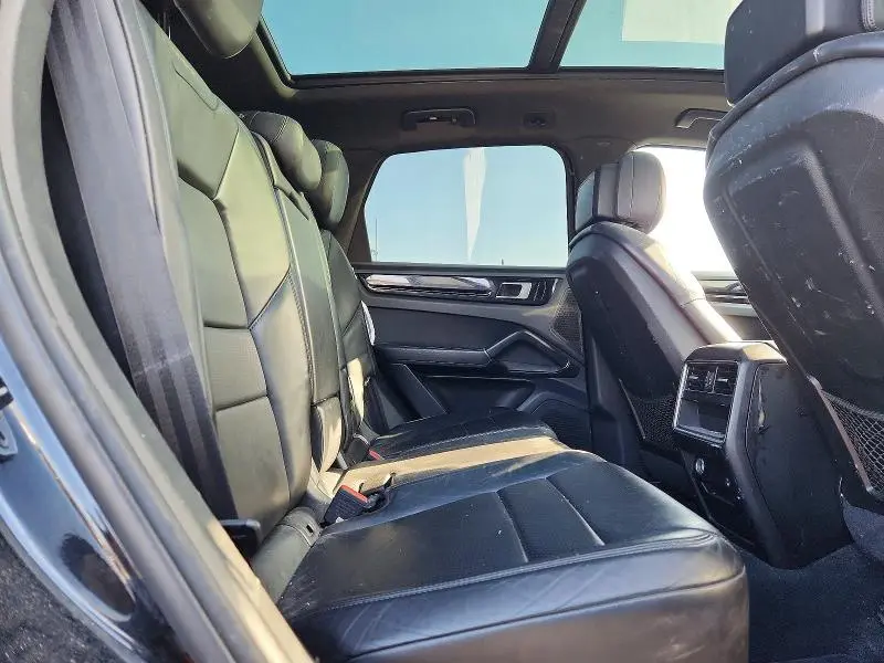 2019 PORSCHE CAYENNE   