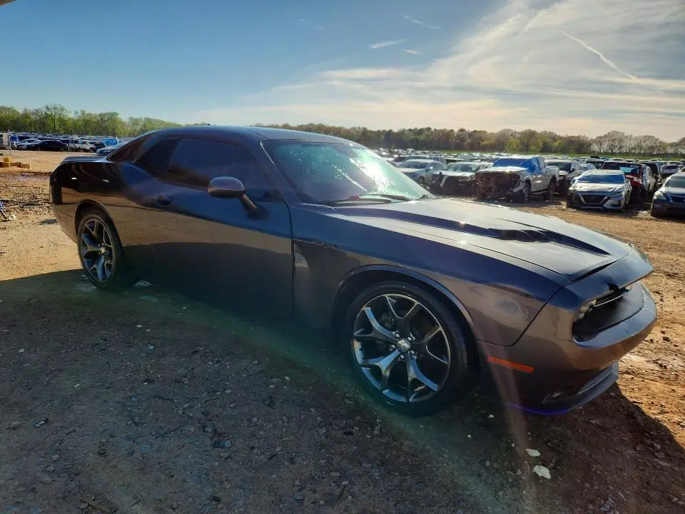 2015 DODGE CHALLENGER SXT  