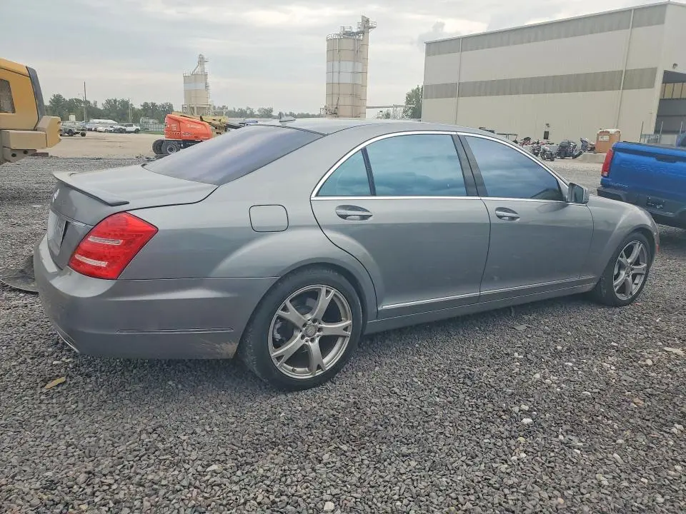 2013 MERCEDES-BENZ S 550  