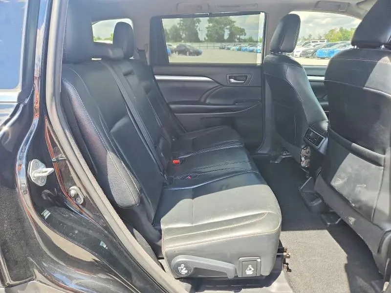 2018 TOYOTA HIGHLANDER XLE  