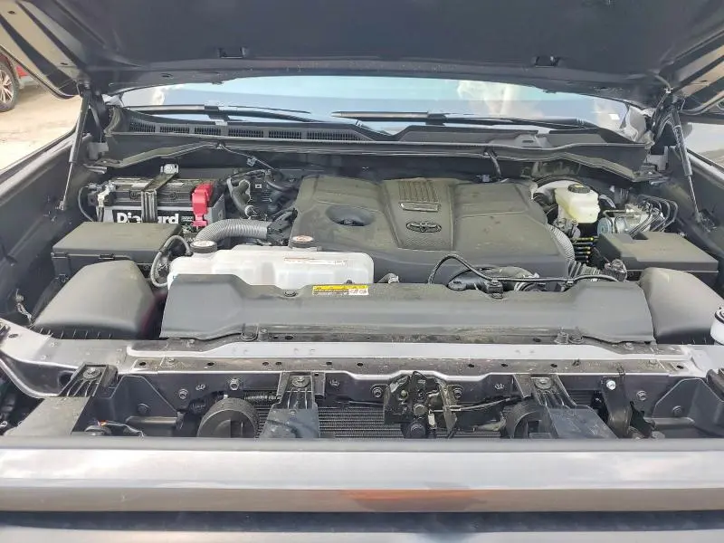 2025 TOYOTA TUNDRA SR5  