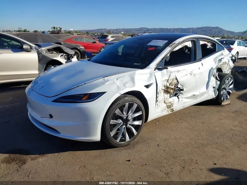2025 TESLA MODEL 3  