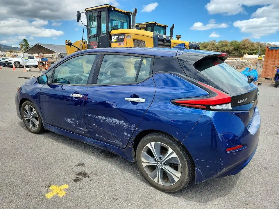 2020 NISSAN LEAF SV  