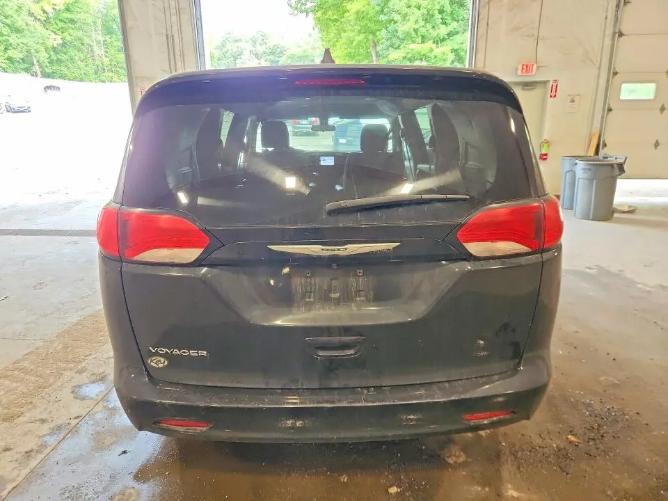 2022 CHRYSLER VOYAGER LX  