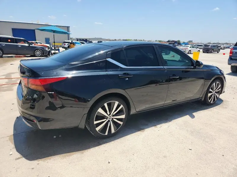 2022 NISSAN ALTIMA SR  