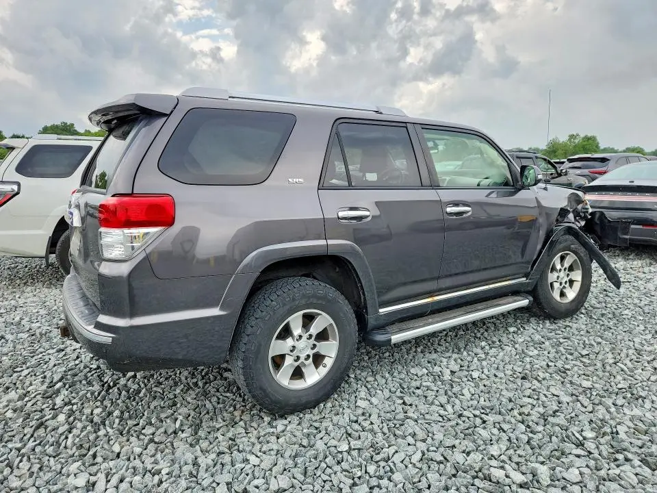 2013 TOYOTA 4RUNNER SR5  