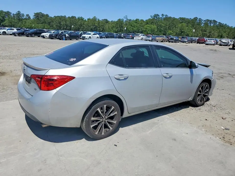 2017 TOYOTA COROLLA SE  