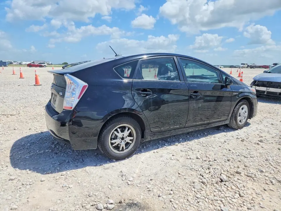 2010 TOYOTA PRIUS III  
