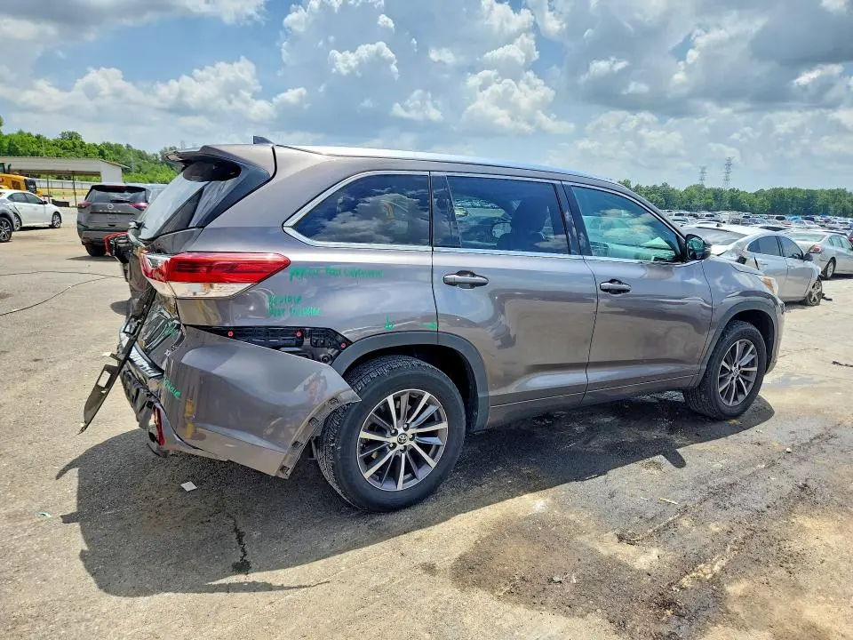2018 TOYOTA HIGHLANDER XLE  