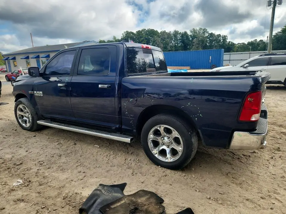 2015 RAM 1500 SLT  
