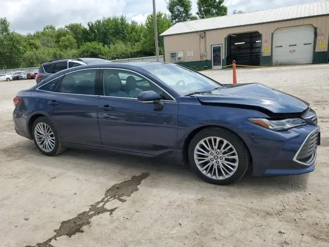 2019 TOYOTA AVALON XLE  