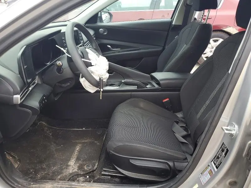 2022 HYUNDAI ELANTRA SE  