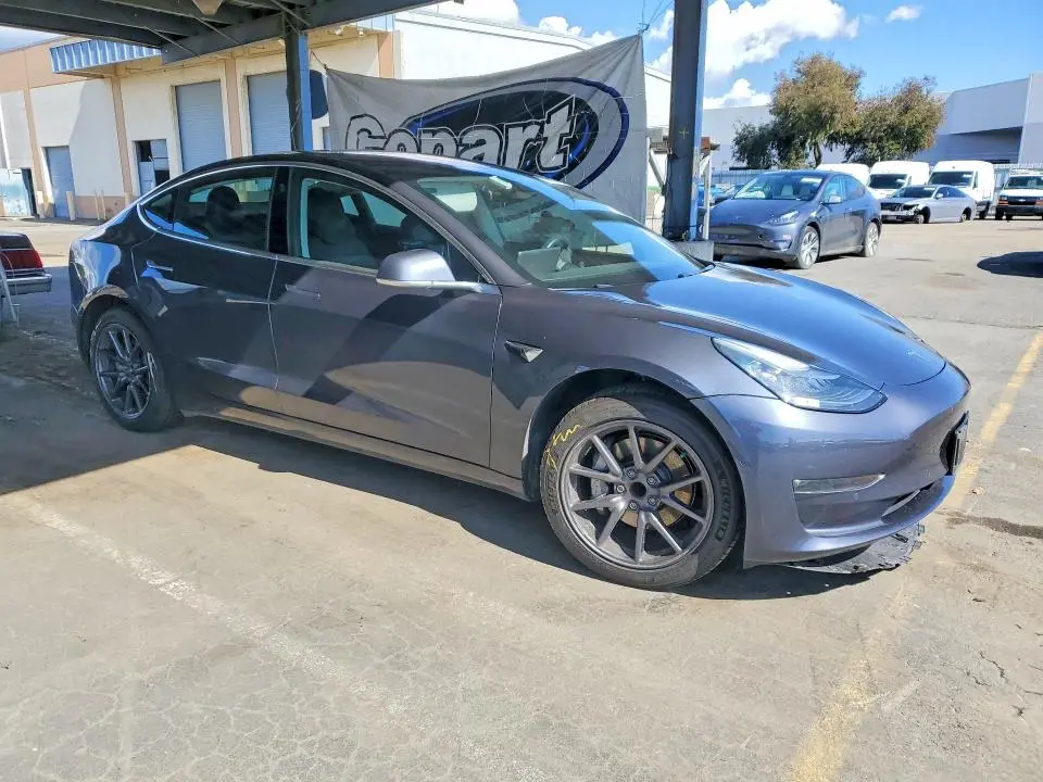 2018 TESLA MODEL 3   