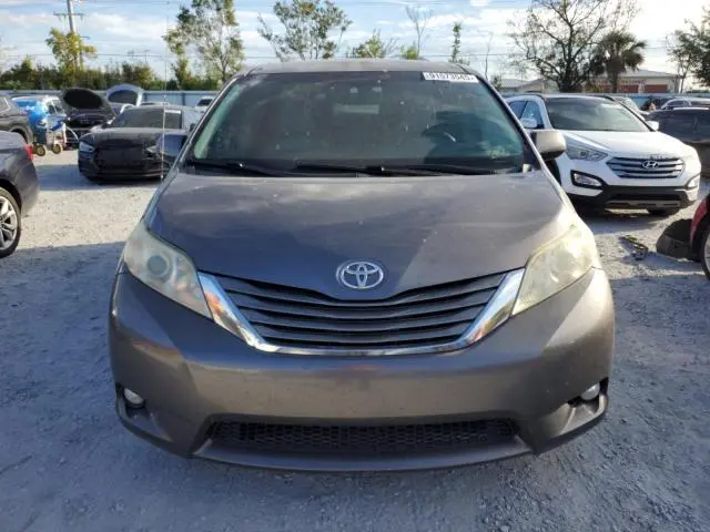 2012 TOYOTA SIENNA XLE  