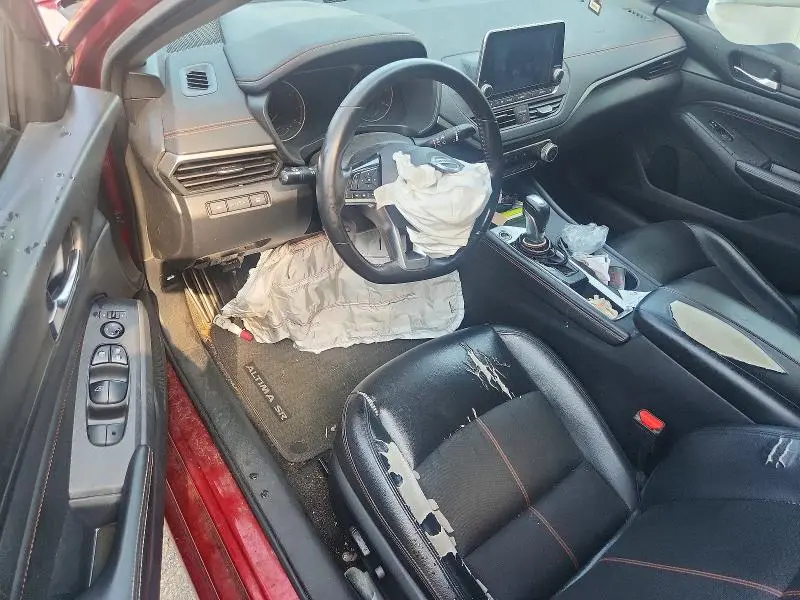 2019 NISSAN ALTIMA SR  